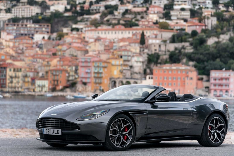 Aston martin db11 volante